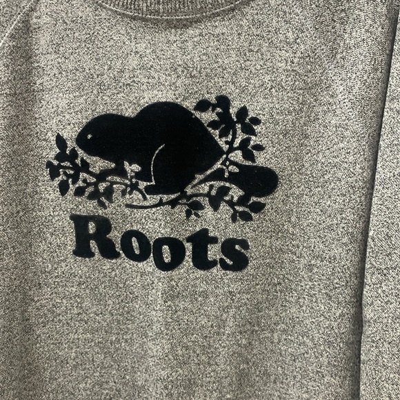 ROOTS women’s salt and pepper sweater (L) - Picture 2 of 4